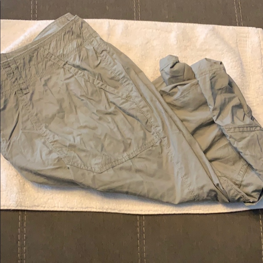 Caslon capris